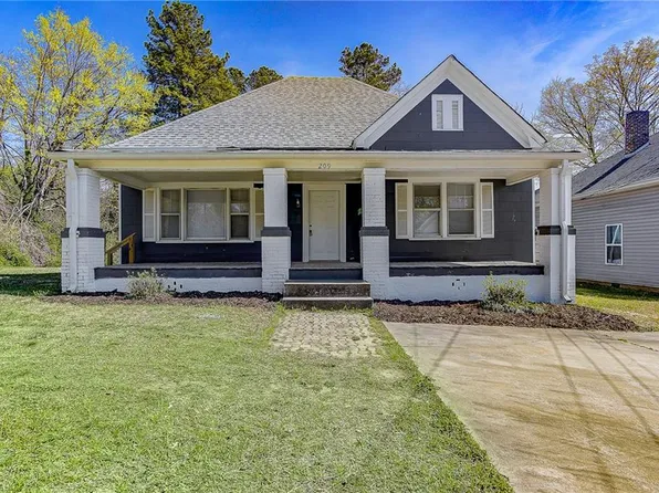 209 N Yadkin Ave, Spencer, NC 28159