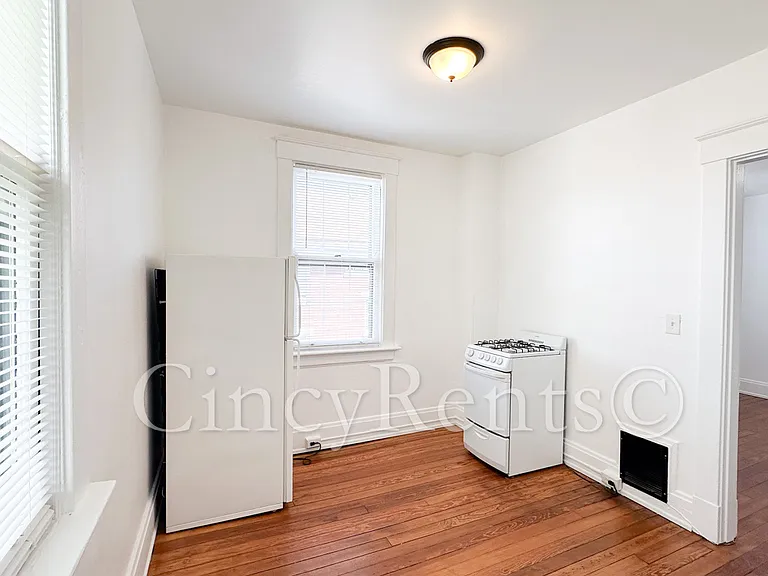 4033 Edwards Rd #4 — Photo 6