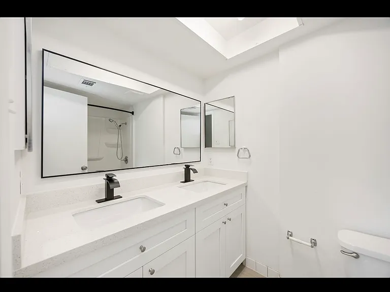 2302 Green Knoll Dr — Photo 21