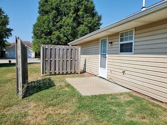 3rd image of 213 NW Parker Dr