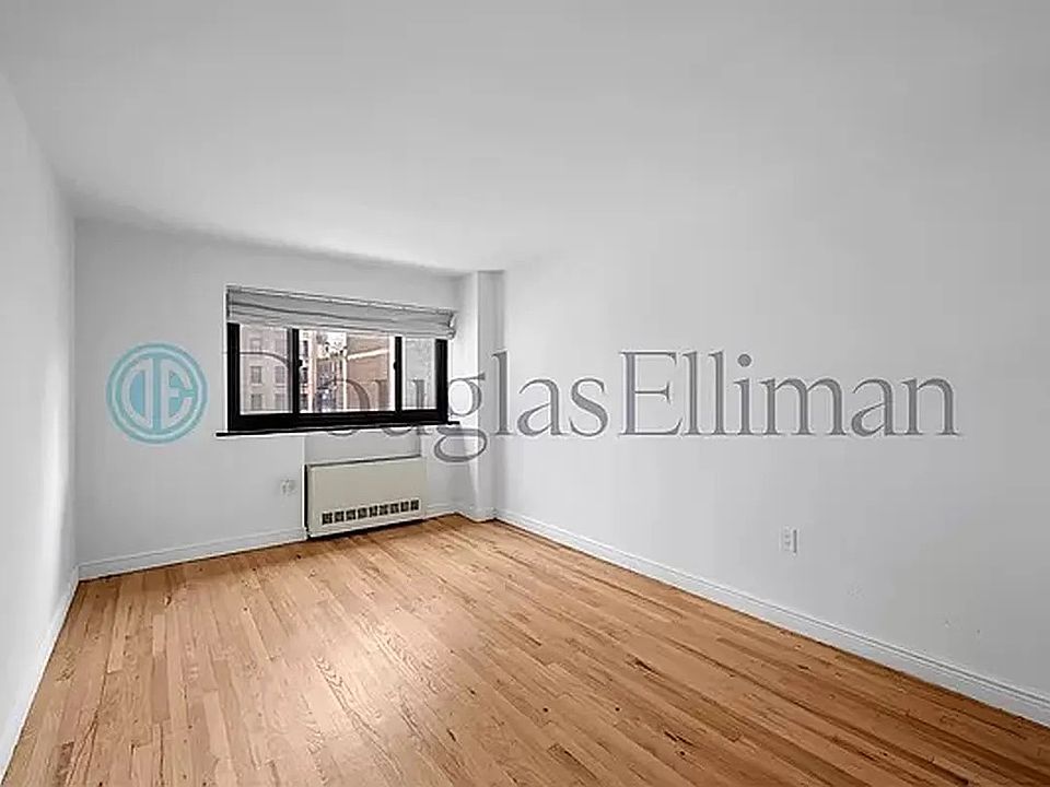 1st image of 295 Park Ave S APT 17PHN