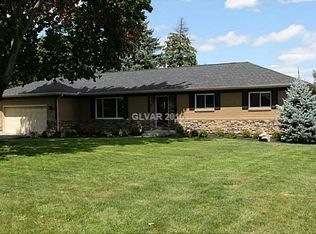 1065 Grove Hill Dr, Dayton, OH 45434