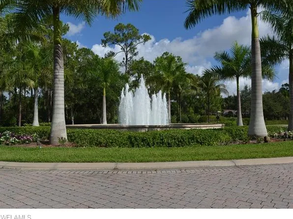 1822 Tarpon Bay Dr S, Naples, FL 34119