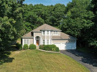 115 Sakonnet Ridge Dr, Tiverton, RI 02878
