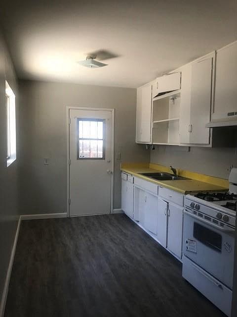 1st image of 437 Bancroft St