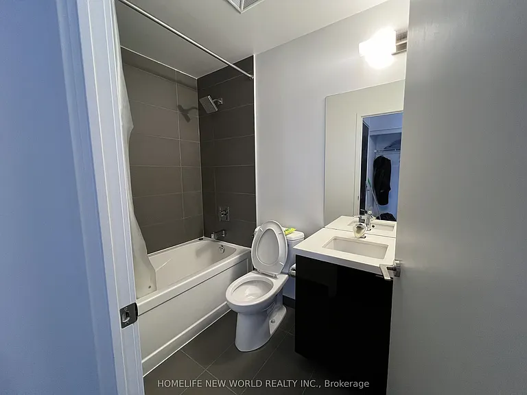 8 Eglinton Ave E #4806 — Photo 7