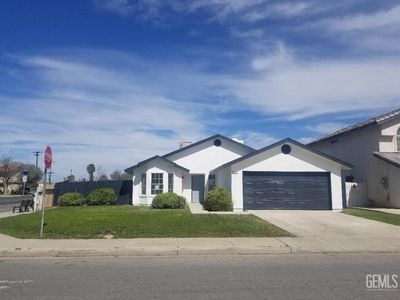 1201 5th Ave, Delano, CA, 93215