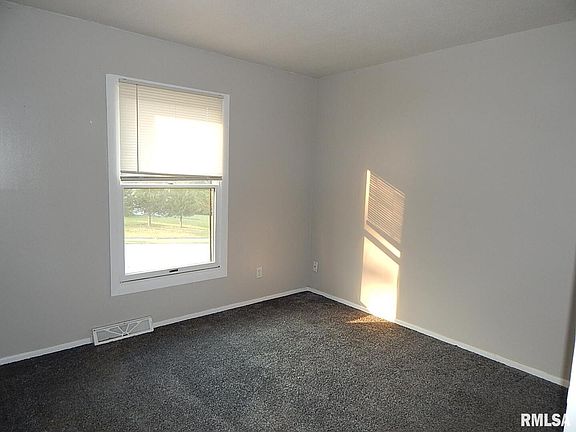 3rd image of 4125 Cresthill Dr