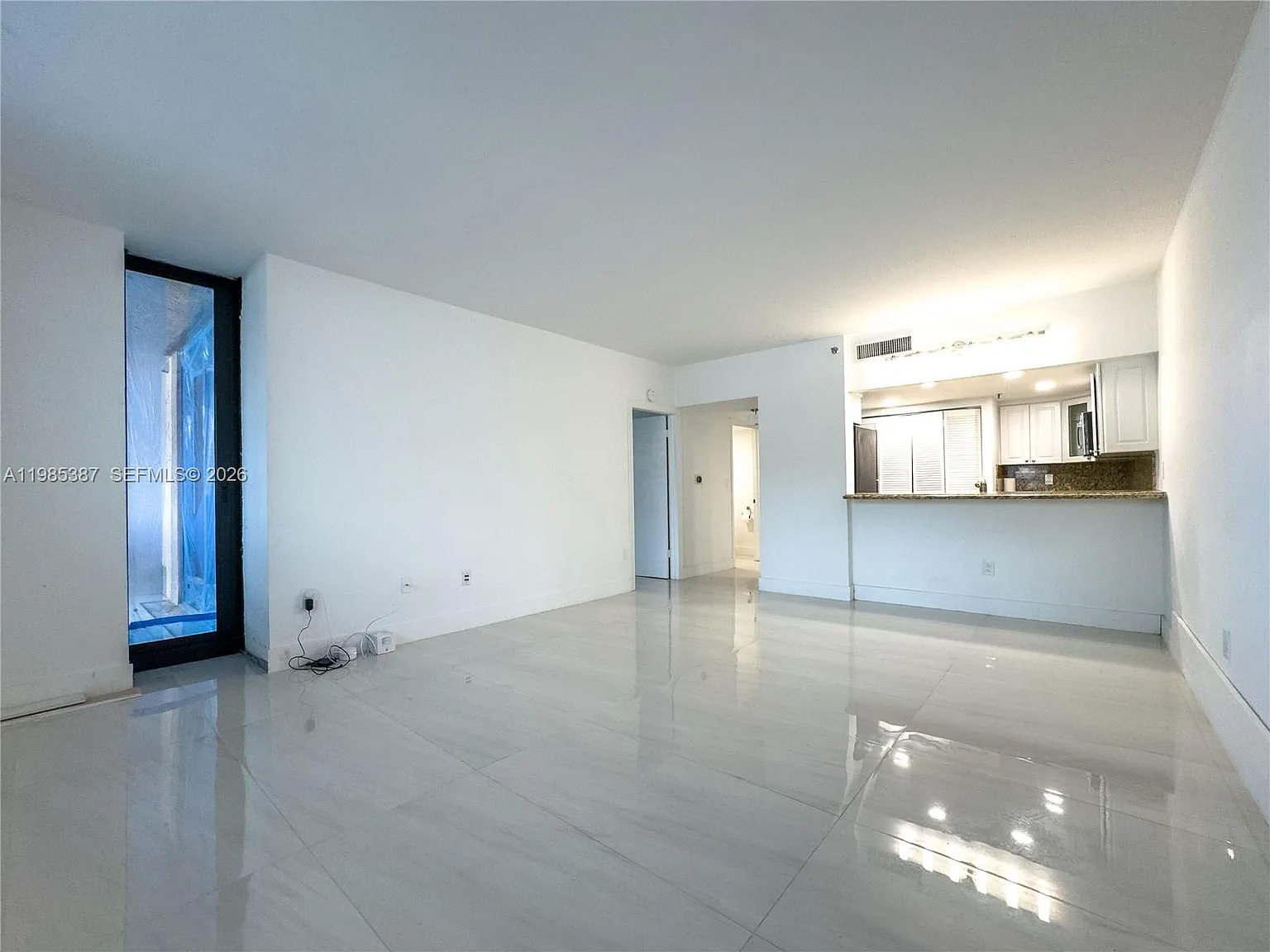 1 bed, 1.5 bath, 700 sqft, $2,600 — Photo 4