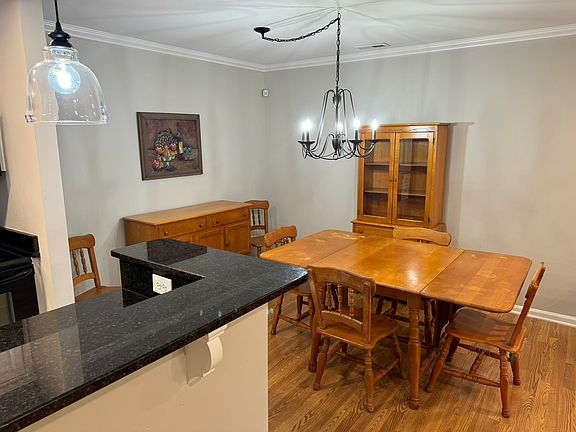 5th image of 1001 Kingswood Dr APT C