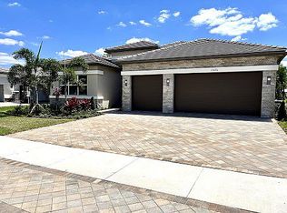 11676 Periwinkle Dr, Naples, FL 34120