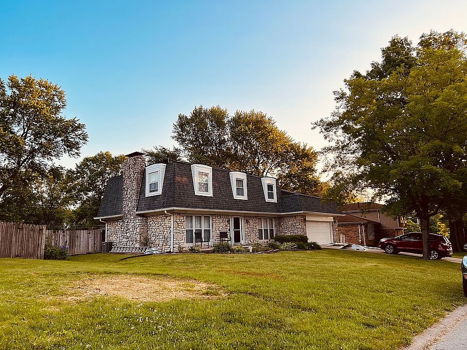 2nd image of 654 Williamsburg Ln