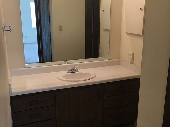 4th image of 735 Stadium Dr APT 4B