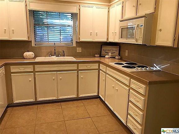 3rd image of 3405 Chaparral Dr