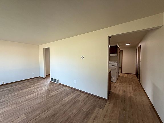 5th image of 1289 Meadow Ln #1291