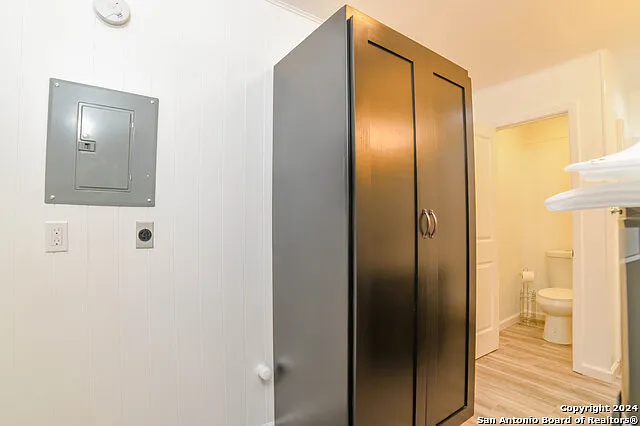 215 Greenlawn Ave #B — Photo 12