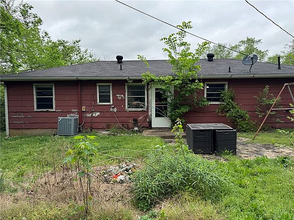 2nd image of 1937 S Custer Ln