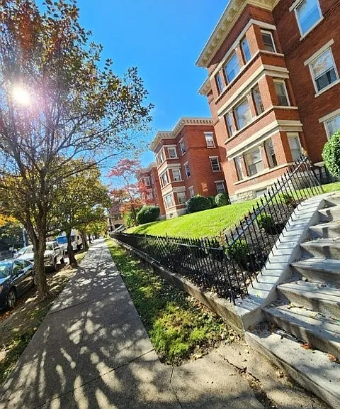 The Arthur Historic Apartments — Photo 2