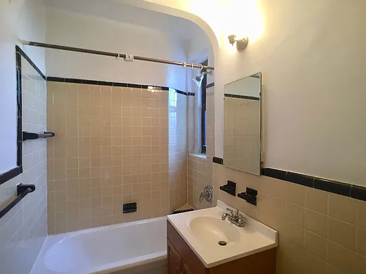 Rented by Sovereign Associates | media 12