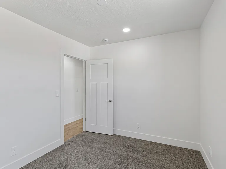 1304 E 900 S — Photo 21