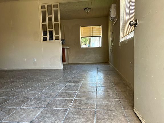3rd image of 1245 N G St APT 1