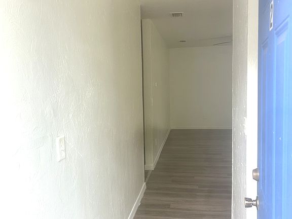 4th image of 3304 Phyllis St APT 2