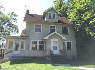 2462 Noble Rd, Cleveland Heights, OH 44121