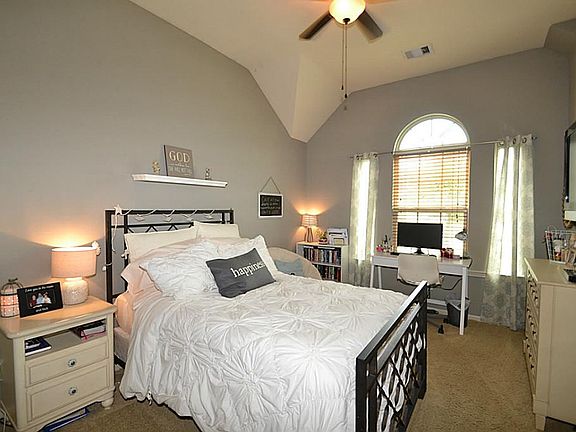 4th image of 28415 Stonestead Dr