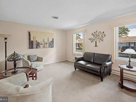5th image of 26 Penwood Dr