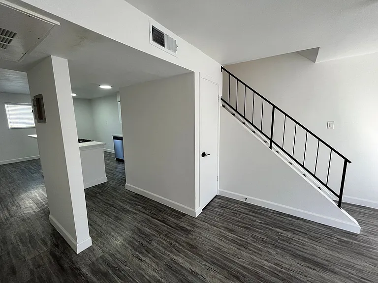 The Brentwood — Photo 55