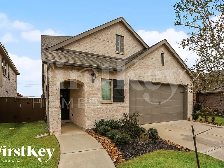 10539 Dolce Ln — Photo 2