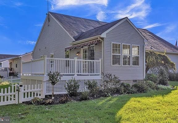 5th image of 36 Bear Creek Dr