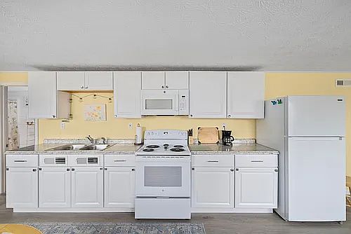 Picture perfect kitchen!
