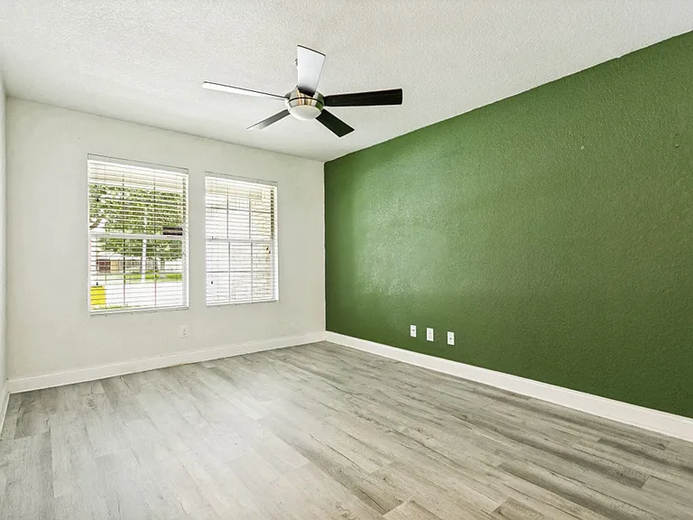 16302 Amberly Ct — Photo 6