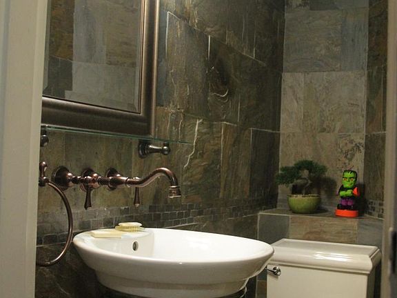 5th image of 3 Stanford Dr APT 1A