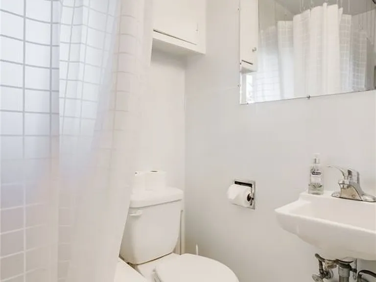 4757 Thackeray Pl NE #3 — Photo 11