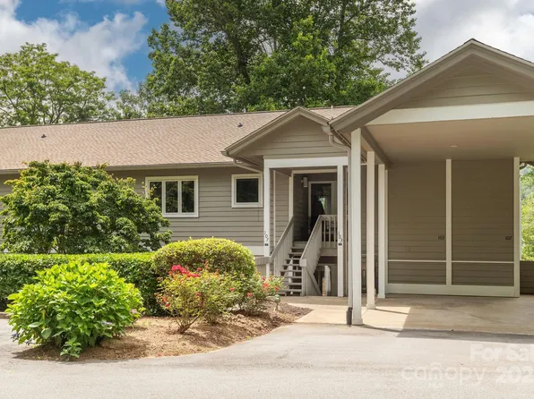 103 Golfside Dr, Flat Rock, NC 28731