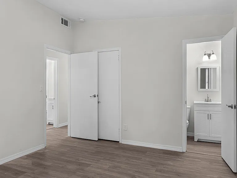 Master Bedroom with ensuite bathroom