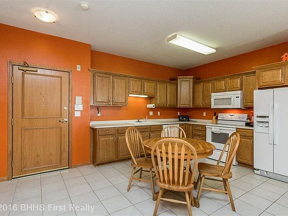 2nd image of 1325 SE Florence Dr Unit 205