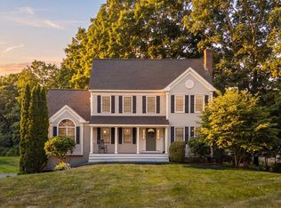 10 Shirley St, Pepperell, MA 01463