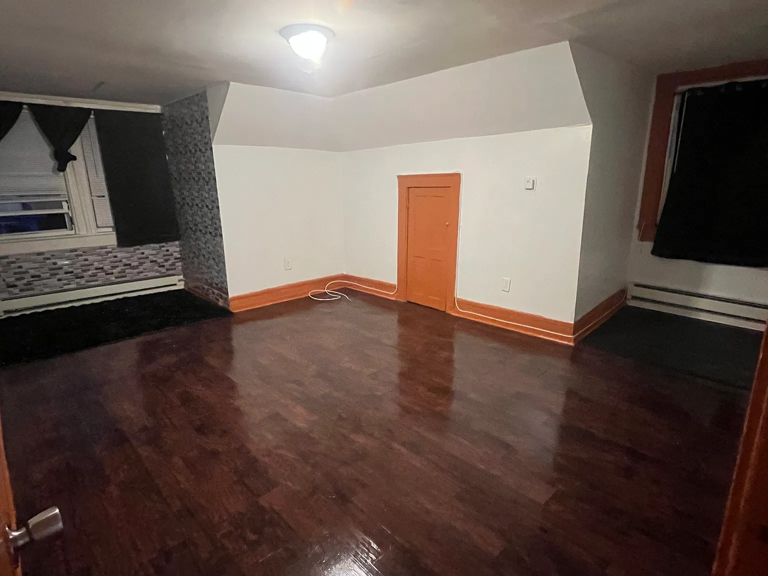 1 bed, 1000 sqft, $1,550 — Photo 2