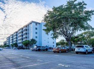 Woodside Apts Condo, North Miami Beach, FL 33160