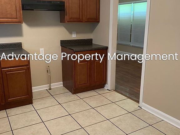 5th image of 474 Jeanne Dr