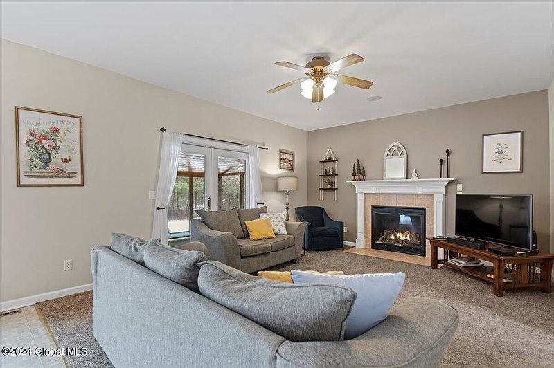 5th image of 25 Westberry Way