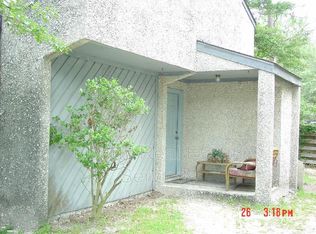 1065 Kelly Dr, Hinesville, GA 31313