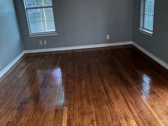 4th image of 4658 Christie St