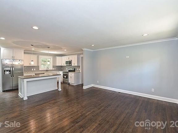 5th image of 526 Frank Dr