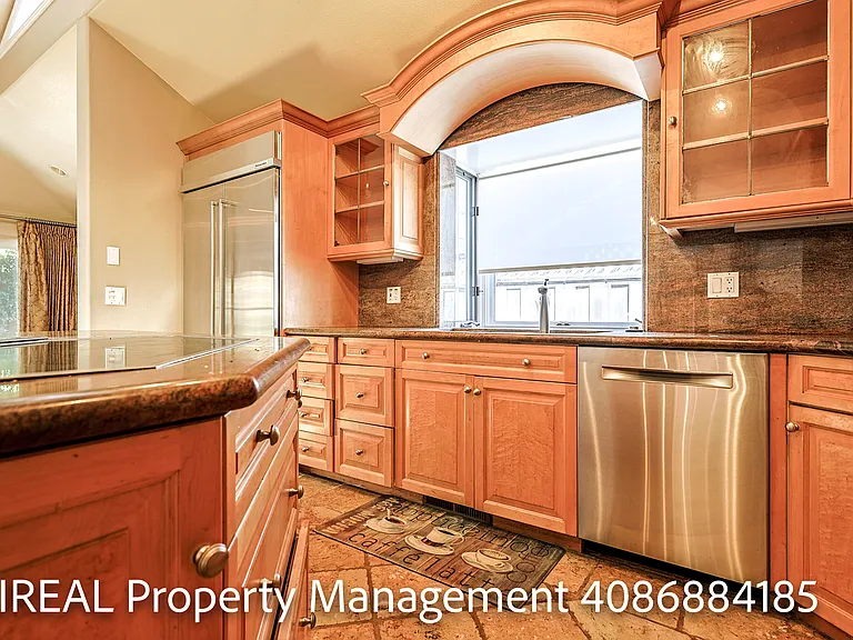 722 Bantry Ct — Photo 9