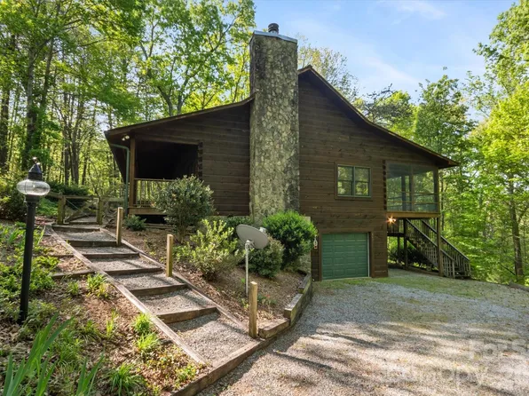 447 Cherokee Cir, Tryon, NC 28782