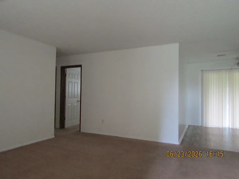 147 NE Dunlop St — Photo 3